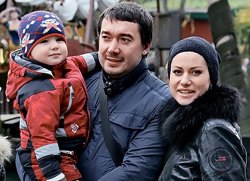 Анна ковальчук фото с мужем и детьми