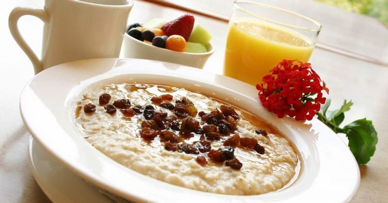 Рецепт овсянки с изюмом и сгущёнкой