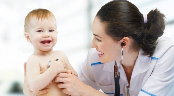 осмотр ребенка