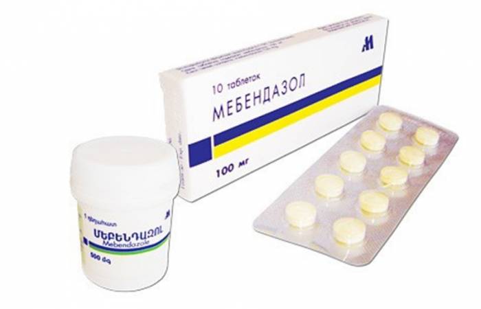 мебендазол