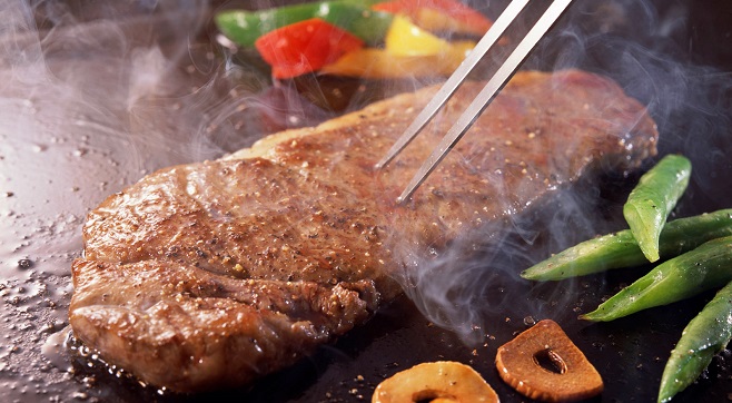 Качественная термическая обработка мяса перед употреблением предотвращает заражение бычьим цепнем