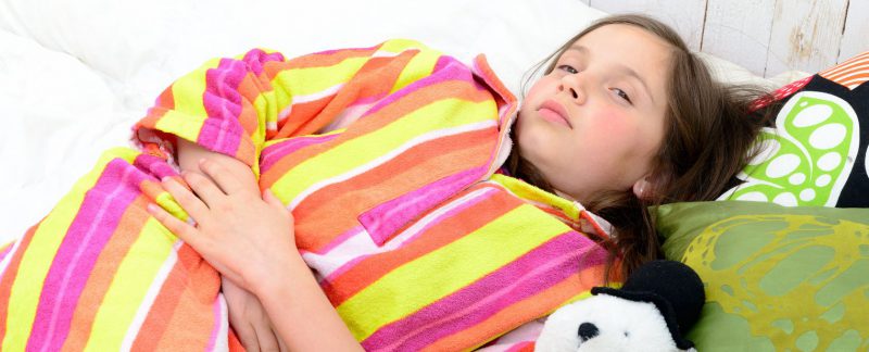 у ребенка болит живот