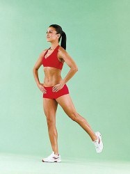 Почему махи ногами для похудения неэффективны