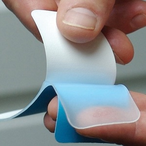 Применение пластыря Дерматикс от ссадин