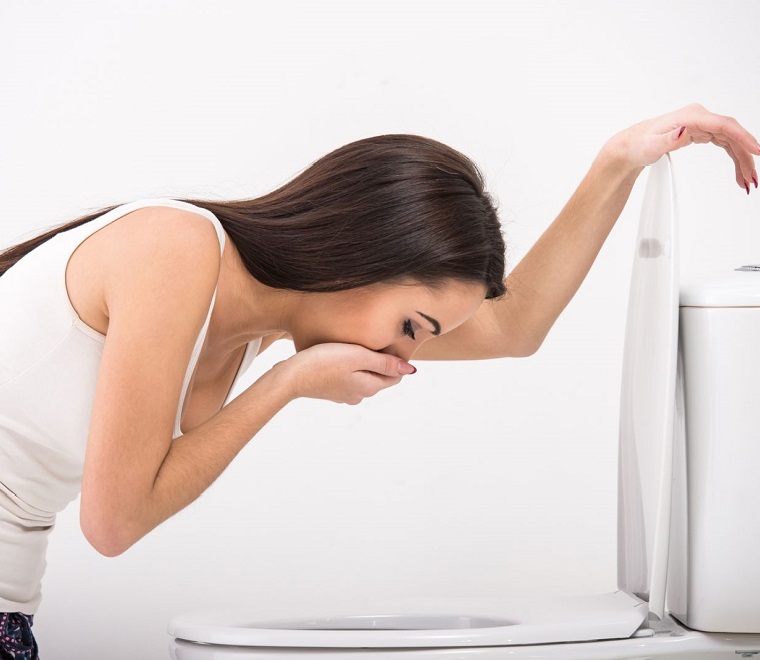 Приступы рвоты - показание для назначения препаратов от лямблий