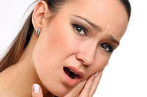 Болит зуб Боль возле инфицированного зуба