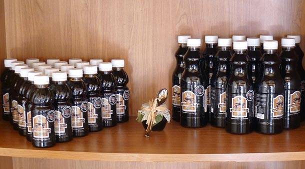 Чем полезен сироп рожкового дерева и как его получают применение и лечебные свойства для организма