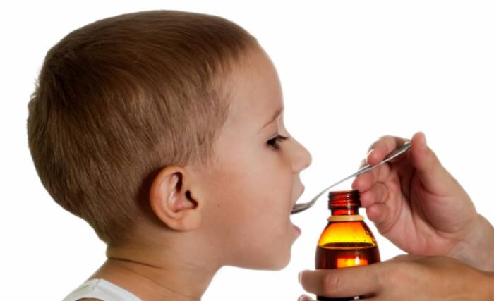 даем лекарство детям