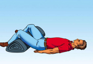 человек на спине Укладывать человека в положение