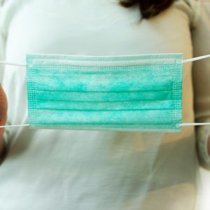 Как определить неприятный запах изо рта