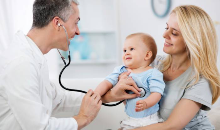 ребенок у врача
