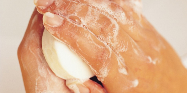 руки мыть с мылом