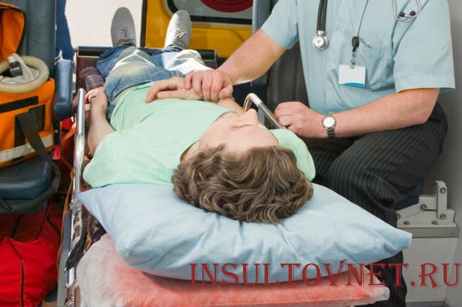 Экстренная помощь при инсульте
