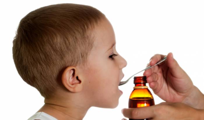 даем лекарство детям