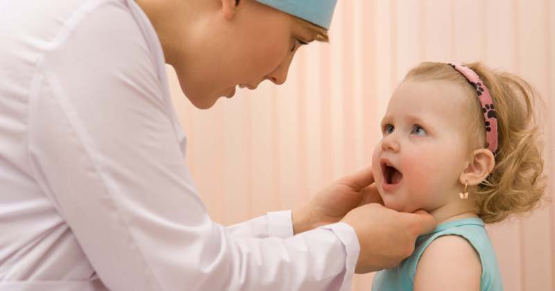 осмотр ребенка