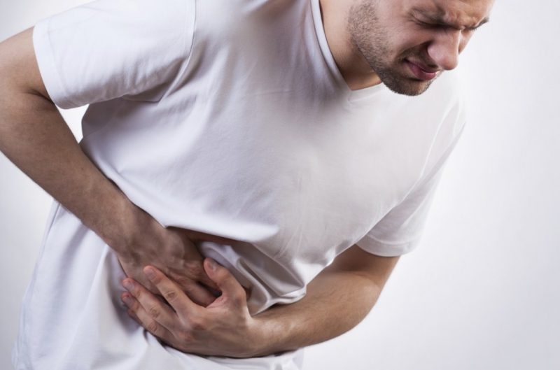 боль в животе