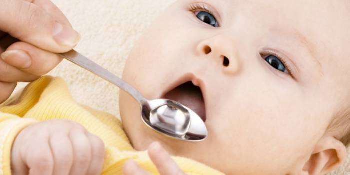 даем лекарство детям