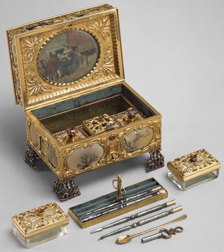 Специальный маникюрный набор