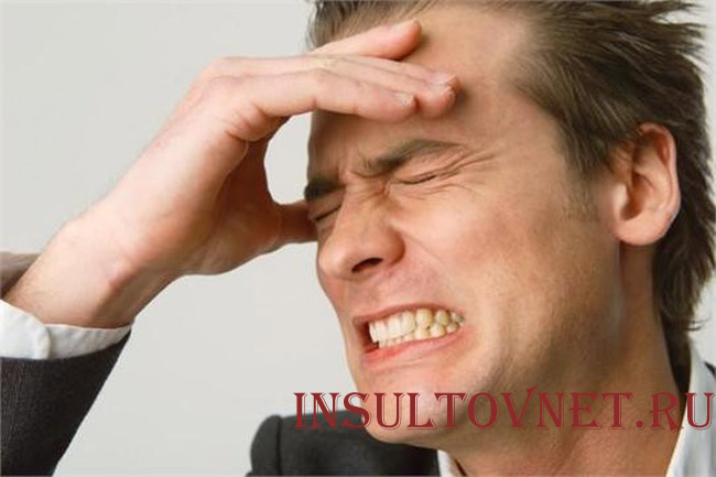 Болит лоб при мигрени