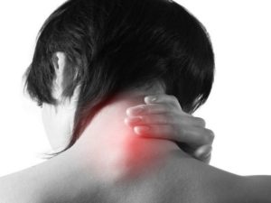 Сильная боль, как симптом подвывиха шейного позвонка Podvyvih-sheynogo-pozvonka