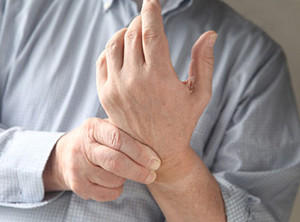 Руки Ломит кости