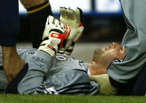 оказание первой помощи В первую очередь, голове нужно создать покой