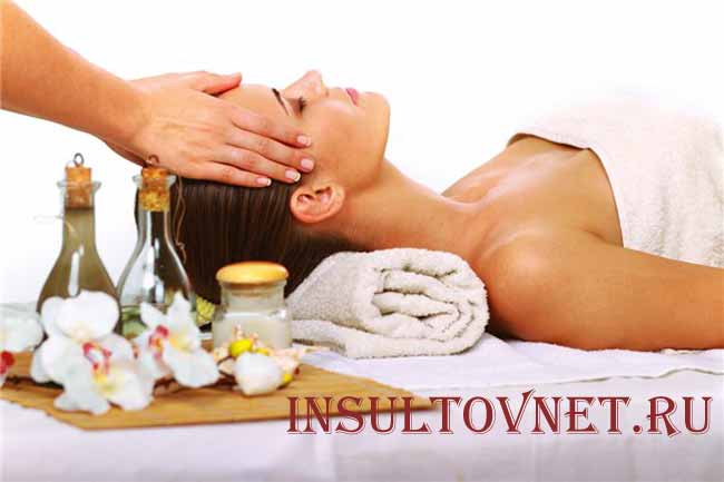 Массаж головы с маслом