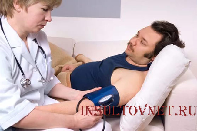 Помощь врача