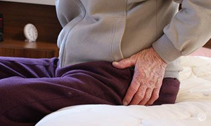 Боль в бедре Симптомы проявляют себя не очень интенсивно